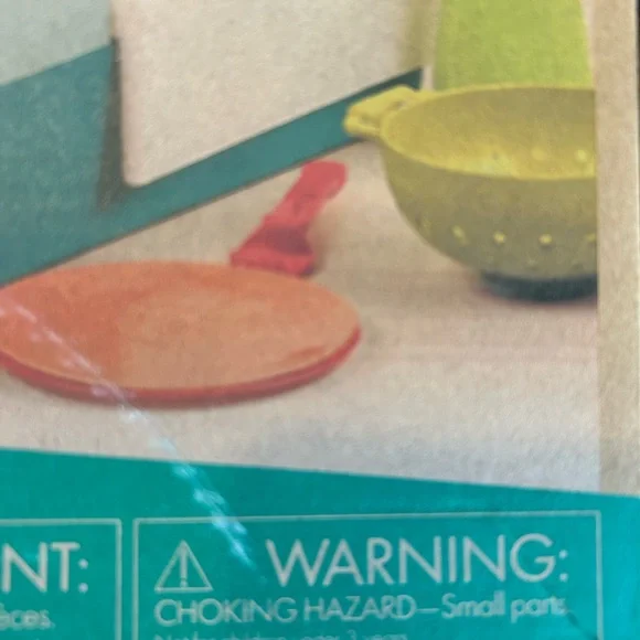 B. toys Running Water Play Sink Splash-n-Scrub Sink Kids Kitchen Box - Picture 3 of 6